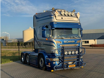 Камион влекач SCANIA R 450