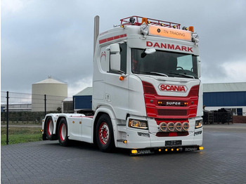 Камион влекач SCANIA R 500