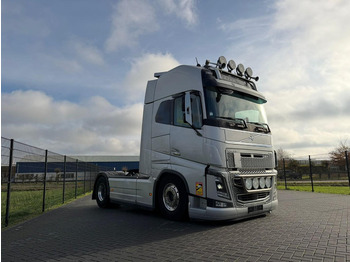 Камион влекач VOLVO FH16 750