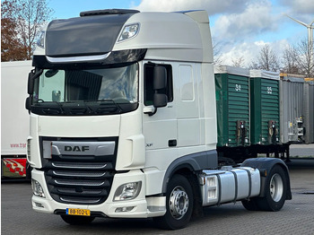 Камион влекач DAF XF 450