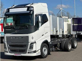 Камион со кабинска шасија VOLVO FH16 650