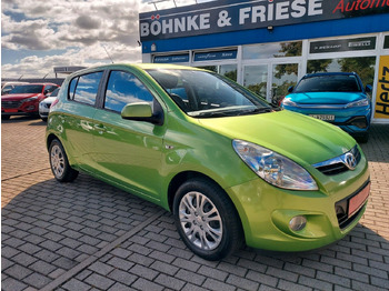 Автомобил HYUNDAI