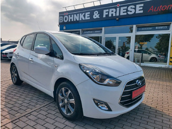 Автомобил HYUNDAI