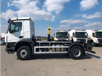 Нов Камион со кука за подигање Mercedes-Benz AROCS 2136 Abrollkipper HYVA HKS-12-37-S: слика 4
