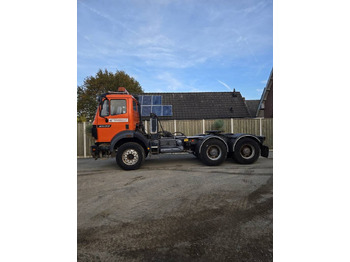 Камион влекач MERCEDES-BENZ