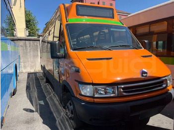 Минибус, Патничко комбе Iveco Daily: слика 2