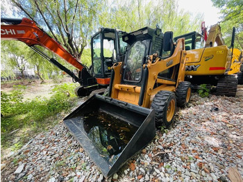 Компактен натоварувач CASE