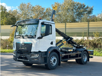 Камион со кука за подигање MAN TGM 18.320