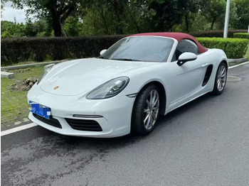 Автомобил PORSCHE