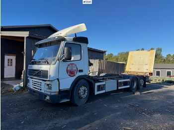 Транспортер на контејнер/ Камион со променливо тело VOLVO FM