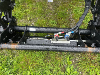 Трактор 2024 Massey Ferguson 4710M: слика 5