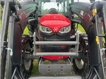 Трактор 2024 Massey Ferguson 4710M: слика 4