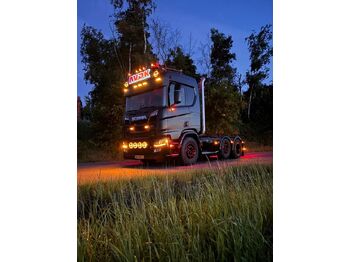 Камион влекач SCANIA R