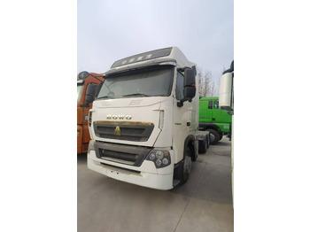 Камион влекач SINOTRUK HOWO