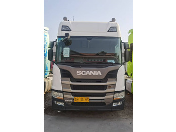 Камион влекач SCANIA