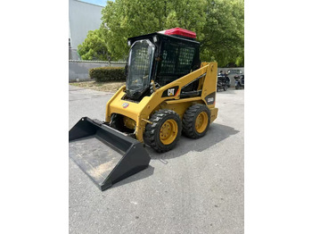 Компактен натоварувач CATERPILLAR 226B3