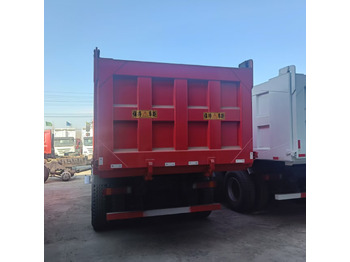 Лизинг на SINOTRUK HOWO 8x4 SINOTRUK HOWO 8x4: слика 3