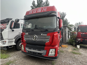 Камион влекач SHACMAN