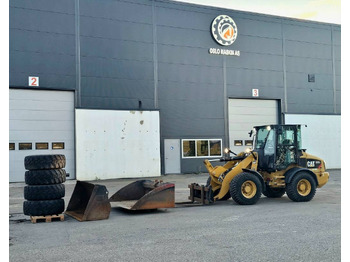 Натоварувач на тркала CATERPILLAR 908H