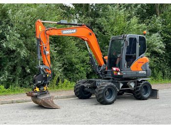 Багер на тркала DOOSAN DX57W