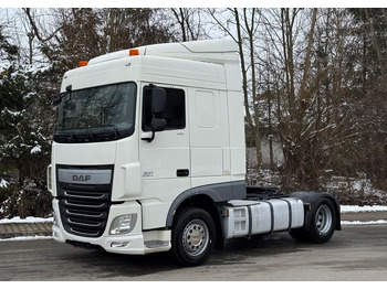 Камион влекач DAF XF 106