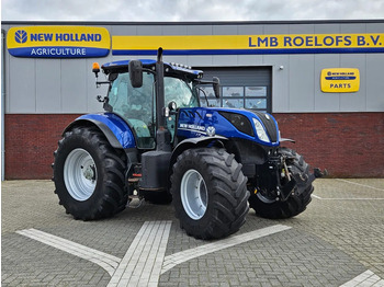 Трактор NEW HOLLAND T7.230