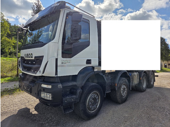Камион со кабинска шасија IVECO