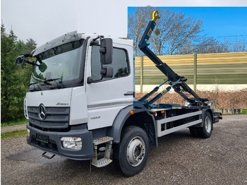 Камион со кука за подигање MERCEDES-BENZ Atego 1323