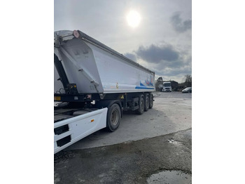 : фотографија на заглавието