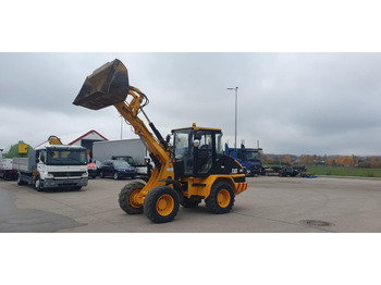 Натоварувач на тркала CATERPILLAR 908