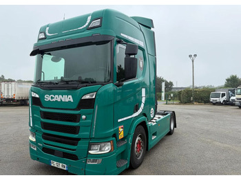 Камион влекач SCANIA R 450