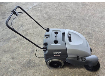 Возило за метење NILFISK