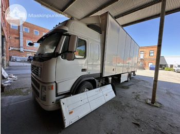 Камион сандучар VOLVO FM 300