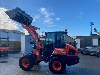 Натоварувач на тркала KUBOTA R065
