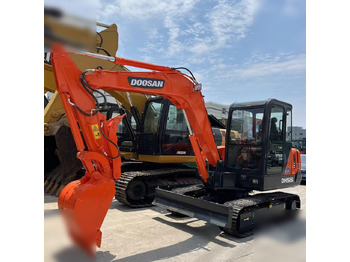 Мини багер DOOSAN DH55-V: слика 3