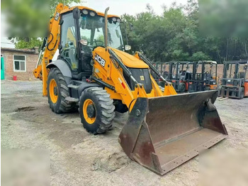 Ровокопач JCB 3CX