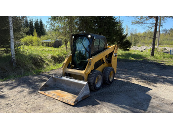 Компактен натоварувач CATERPILLAR 226D