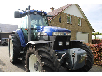 Трактор NEW HOLLAND