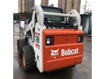 Компактен натоварувач BOBCAT S185