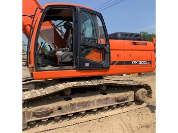 Багер гасеничар DOOSAN DX300