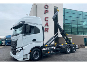 Камион со кука за подигање IVECO S-WAY