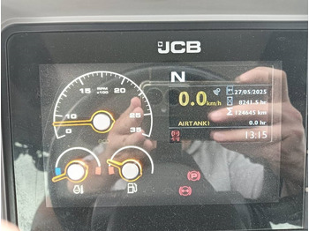 Трактор JCB Fastrac 4220: слика 5