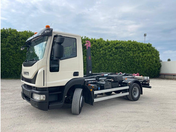 Камион со кука за подигање IVECO EuroCargo 120E