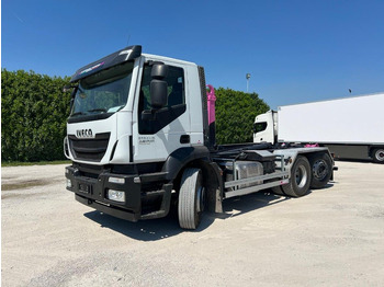 Камион со кука за подигање IVECO Stralis 460