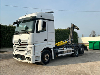Камион со кука за подигање MERCEDES-BENZ Actros