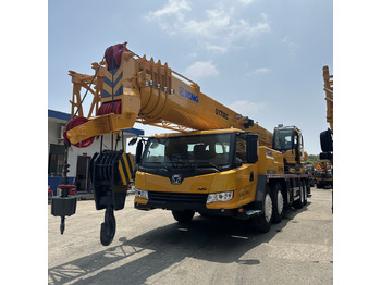 Мобилен кран XCMG QY70KC