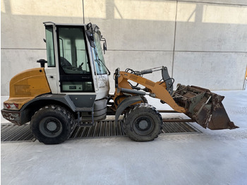 Натоварувач на тркала LIEBHERR L 506