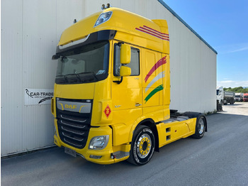 Камион влекач DAF XF 530
