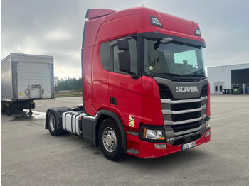 Камион влекач SCANIA R 450
