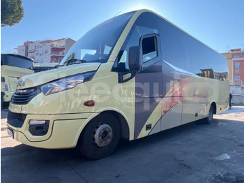 Минибус, Патничко комбе Iveco Daily: слика 4